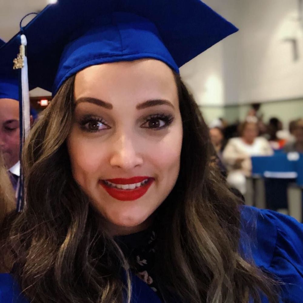 Meet your Posher, Adelisa